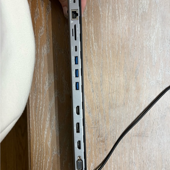 Black USB-C Multi-Port Docking Station - Picture 6 of 7